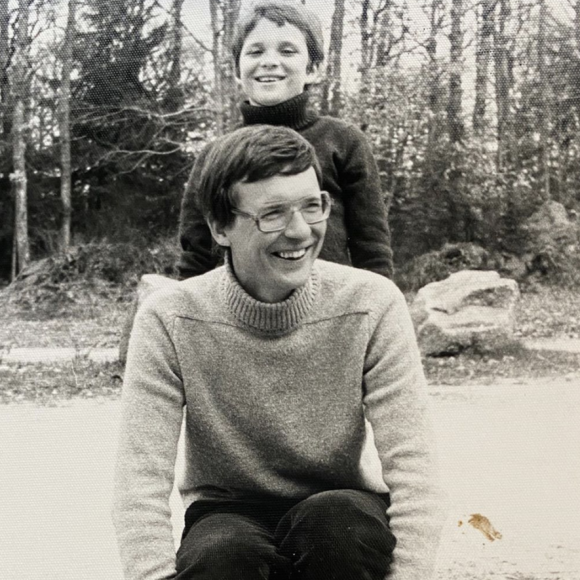 Denis Brogniart et son père, une rare photo partagée à l'occasion de la fête des Pères le 21 juin 2020.