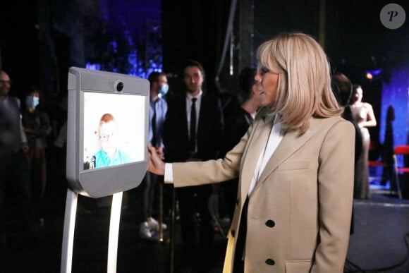 La Première Dame Brigitte Macron - Symphonie pour la vie - Les artistes se mobilisent pour les soignants - Une grande soirée musicale au Théâtre du Châtelet à Paris diffusée le 24 juin en prime time sur France 3. Le 15 juin 2020. © Dominique Jacovides/Bestimage