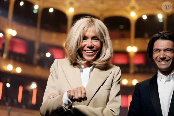 La Première Dame Brigitte Macron et Gautier Capuçon - Symphonie pour la vie - Les artistes se mobilisent pour les soignants - Une grande soirée musicale au Théâtre du Châtelet à Paris diffusée le 24 juin en prime time sur France 3. Le 15 juin 2020. © Dominique Jacovides/Bestimage