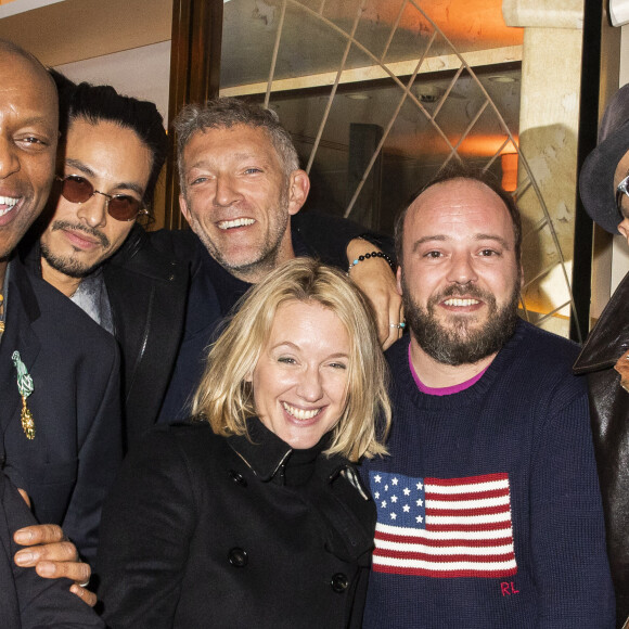 Toumani Sangaré, Nicole Schluss, le rappeur Oxmo Puccino (Abdoulaye Diarra), Kim Chapiron, Vincent Cassel, Ludivine Sagnier, Alban Ivanov, JR (Artiste), Ladj Ly lors de la remise de la médaille d'Officier des Arts et des Lettres au rappeur O.Puccino par l'acteur, réalisateur et producteur V.Cassel à l'hôtel du Collectionneur à Paris, France, le 2 mars 2020. © Jack Tribeca/Bestimage