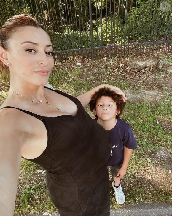 Rachel Legrain-Trapani enceinte et son fils Gianni sur Instagram, le 25 juin 2020