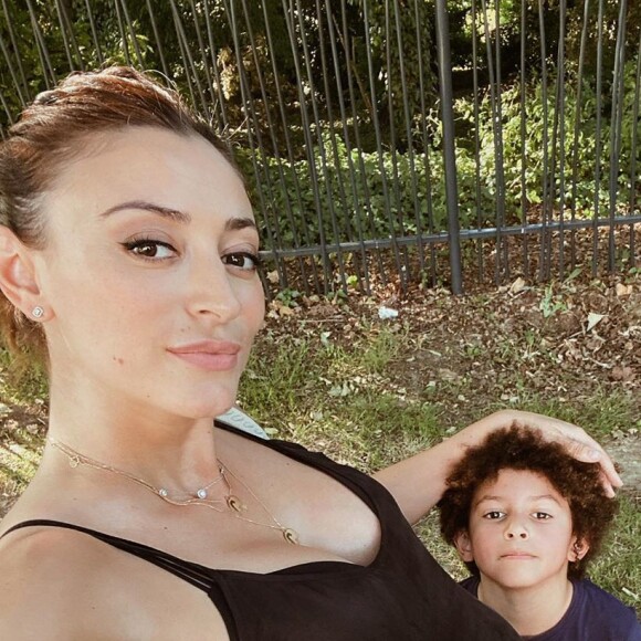 Rachel Legrain-Trapani enceinte et son fils Gianni sur Instagram, le 25 juin 2020