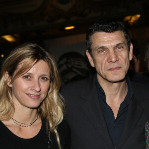 Marc Lavoine avec sa femme Sarah - Le chanteur Marc Lavoine inaugure sa statue de cire au Musée Grévin à Paris le 1er février 2016. © Denis Guignebourg/Bestimage