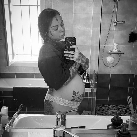 Cécilia Pascal enceinte, dévoile son baby bump sur Instagram, le 28 juin 2020