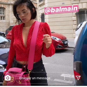 Agathe Auproux dévoile son nouveau sac Balmain, le 30 juin 2020