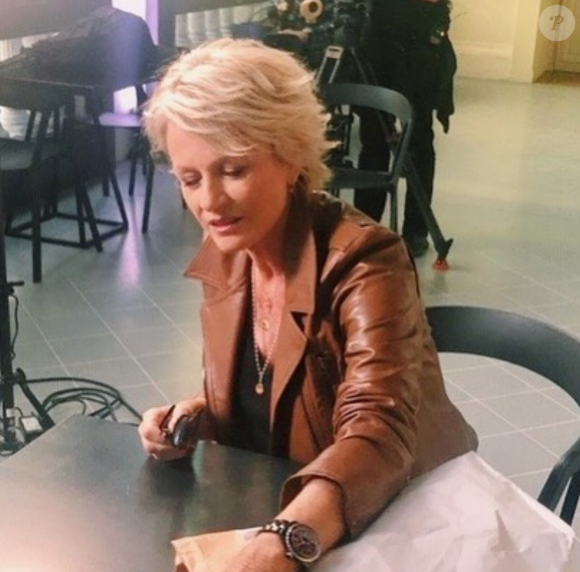 Sophie Davant porte une veste signée de la marque Giorgio & Mario appelée Perfect F et d'une valeur de 516 euros - Instagram, 21 novembre 2019