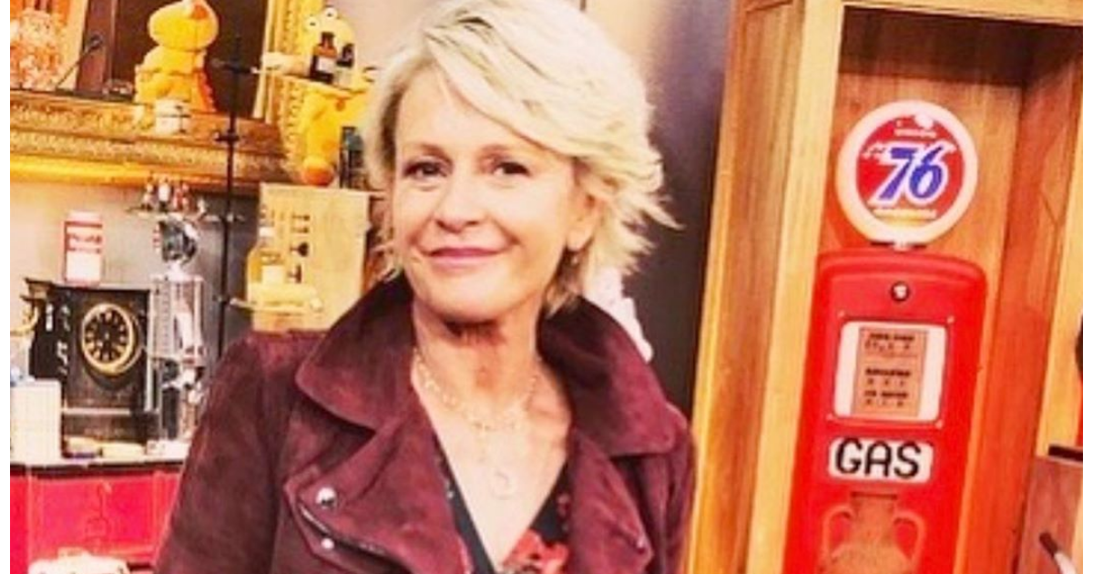 Quelles Sont Les Marques Que Porte Sophie Davant Sophie Davant porte une veste en cuir signée de la marque Giorgio