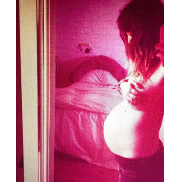 Daphné Bürki dévoile une photo d'elle enceinte de Suzanne, sa deuxième fille. C'était il y a 7 ans. Le 6 juillet 2020.