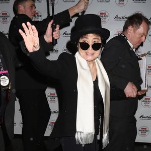 Yoko Ono - Photocall de la soirée "NME Awards" à Londres. Le 17 février 2016.