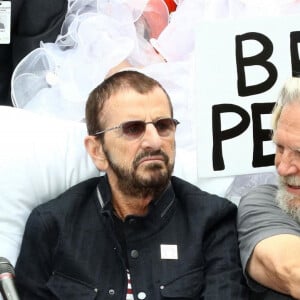 Yoko Ono, Ringo Starr et Jeff Bridges, au côté du photographe Henry Diltz et du maire de New York Bill de Blasio, ont reconstitué le célèbre "Bed-in for Peace" de John et Yoko en 1969, protestant à l'époque contre la guerre menée par les Etats-Unis au Viêt Nam. Le 13 septembre 2018.