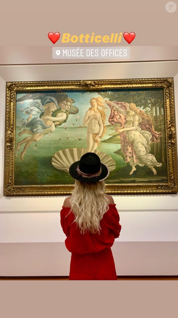 Laeticia Hallyday en vacances en Italie. Après Pise, elle a visité Florence le 28 juin 2020.