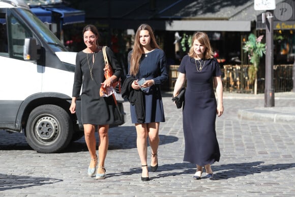 Béatrice de Clermont-Tonnerre et sa fille Elvire de Clermont-Tonnerre - Arrivées - Obsèques de Hermine de Clermont-Tonnerre en l'église Saint-Pierre de Montmartre à Paris le 9 juillet 2020.