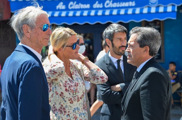 Jean-Claude Narcy et sa compagne Alice Bertheaume, Georges Fenech (dernier compagnon d'Hermine de Clermont-Tonnerre) - Sorties - Obsèques de Hermine de Clermont-Tonnerre en l'église Saint-Pierre de Montmartre à Paris le 9 juillet 2020.