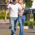 Exclusif - Brooklyn Beckham et sa compagne Nicola Peltz vont déjeuner au restaurant "Joan's On Third" à Los Angeles, le 28 février 2020.