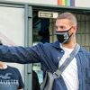 Matt Pokora à la sortie des studios NRJ à Paris le 3 juillet 2020. Il porte un masque pour se protéger de l'épidémie de Coronavirus (Covid-19). © Justine Sacreze / Bestimage