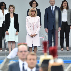 Elisabeth Moreno, ministre déléguée en charge de l'égalité entre les femmes et les hommes, de la diversité et de l'égalité des chances, Barbara Pompili, ministre de la transition écologique, la première dame Brigitte Macron, Emmanuelle Wargon, ministre déléguée en charge du logement, Bruno Le Maire, ministre de l'économie et des finances lors de la cérémonie du 14 juillet à Paris le 14 juillet 2020. © Eliot Blondet / Pool / Bestimage