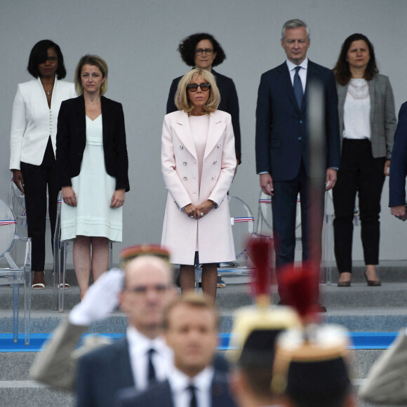 Elisabeth Moreno, ministre déléguée en charge de l'égalité entre les femmes et les hommes, de la diversité et de l'égalité des chances, Barbara Pompili, ministre de la transition écologique, la première dame Brigitte Macron, Emmanuelle Wargon, ministre déléguée en charge du logement, Bruno Le Maire, ministre de l'économie et des finances lors de la cérémonie du 14 juillet à Paris le 14 juillet 2020. © Eliot Blondet / Pool / Bestimage