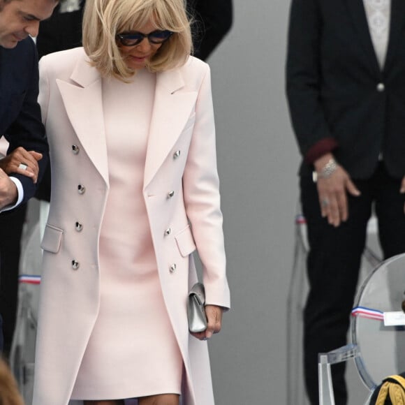 Olivier Véran, ministre des solidarités et de la santé, la première dame Brigitte Macron lors de la cérémonie du 14 juillet à Paris le 14 juillet 2020. © Eliot Blondet / Pool / Bestimage