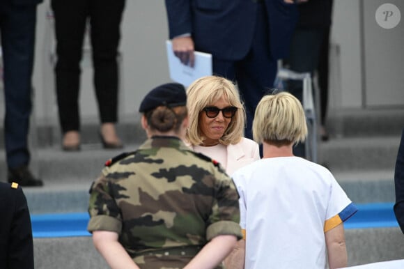 La première dame Brigitte Macron lors de la cérémonie du 14 juillet à Paris le 14 juillet 2020. © Eliot Blondet / Pool / Bestimage
