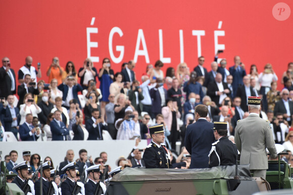 François Lecointre, d'État-Major des armées, le président Emmanuel Macron lors de la cérémonie du 14 juillet à Paris le 14 juillet 2020. © Eliot Blondet / Pool / Bestimage