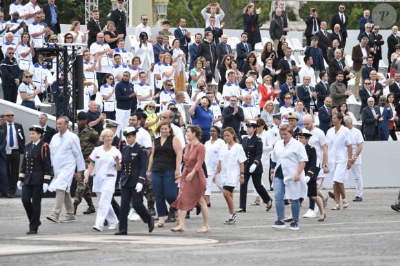 Défilé personnels soignants et militaires lors de la cérémonie du 14 juillet à Paris le 14 juillet 2020. © Eliot Blondet / Pool / Bestimage