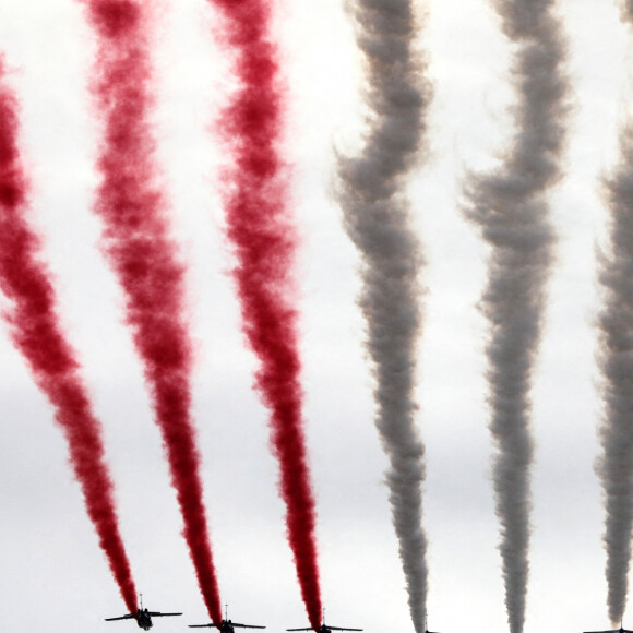 Illustration Patrouille de France lors de la cérémonie du 14 juillet à Paris le 14 juillet 2020. © Stéphane Lemouton / Bestimage  French President Emmanuel Macron and the french governement attend the Bastille day military parade at place de la Concorde. Paris, France-14/07/202014/07/2020 - Paris