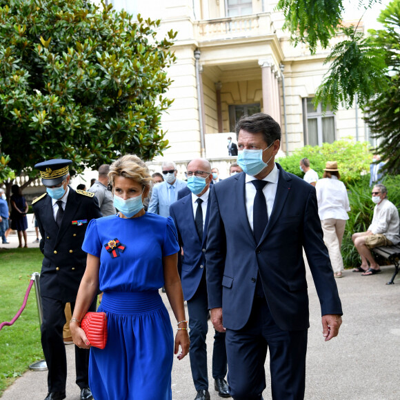 Semi Exclusif - Christian Estrosi, le maire de Nice, et sa femme, Laura Tenoudji Estrosi durant la Cérémonie d'Hommage Municipal aux victimes de l'attentat du 14 Juillet 2016 à Nice le 14 juillet 2020. Le Comité pour la mémoire des victimes du 14 juillet 2016 et le suivi de leurs familles, Promenade des Anglais, mémoire et espérance, sous la présidence de Christian Estrosi, Maire de Nice, a souhaité que l'hommage aux victimes de l'attentat soit une cérémonie sobre et intime. © Bruno Bebert / Bestimage 14/07/2020 - Nice