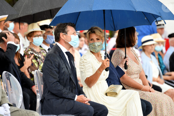 Christian Estrosi, le maire de Nice, et sa femme, Laura Tenoudji Estrosi durant le défilé militaire lors de la Cérémonie du 14 juillet à Nice, esplanade Jacques Cotta. © Bruno Bebert / Bestimage