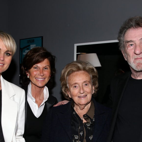 Exclusif - Laeticia Hallyday, Sylvie Rousseau, Bernadette Chirac et Eddy Mitchell - Bernadette Chirac, Laeticia et Johnny Hallyday sont venus applaudir Eddy Mitchell et Fred Testot qui se produisaient sur la scène du Théâtre de Paris, dans "Un singe en hiver" à Paris le 1er avril 2014.