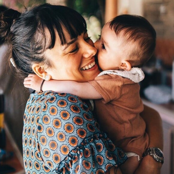 Alizée avec sa fille Maggy (6 mois), le 24 mai 2020.