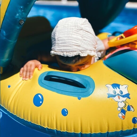 Johann Jacotey, le frère d'Alizée, publie une adorable photo de sa nièce Maggy pour ses 7 mois, le 24 juin 2020. 