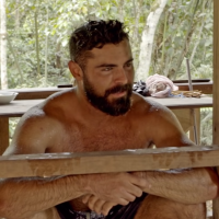 Zac Efron transformé : fini les abdos bronzés, place aux poils et au "dad bod"