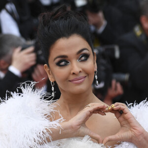 Aishwarya Rai (robe Ashi Studio) à la première du film "La belle époque" lors du 72ème Festival International du Film de Cannes, France, le 20 mai 2019.