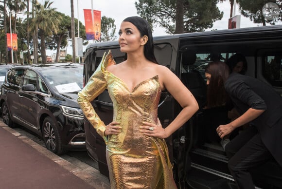 Aishwarya Rai à bord des voitures officielles du 72ème Festival International du Film de Cannes, France, le 19 mai 2019.