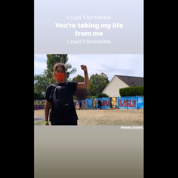 Amel Bent a participé à la marche en soutien à Adama Traoré, décédé le 19 juillet 2016. La marche s'est déroulée à Beaumont-sur-Oise le 18 juillet 2020.