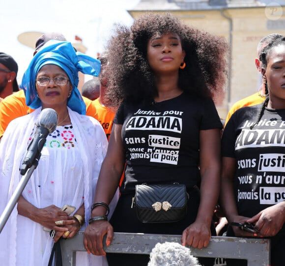 Marche pour Adama Traoré décédé le 19 juillet 2016 en présence de sa soeur Assa Traoré à Beaumont-sur-Oise le 18 juillet 2020.