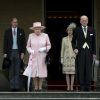 Catherine Kate Middleton, la duchesse de Cambridge, le prince William, duc de Cambridge, la reine Elisabeth II d'Angleterre, la princesse Anne, le prince Philip, duc d'Edimbourg et la princesse Beatrice d'York - La famille royale lors d'une garden party au château de Buckingham à Londres, le 16 mai 2017.