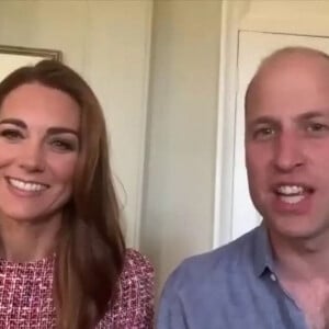 Le prince William, duc de Cambridge, et Kate Middleton, duchesse de Cambridge remercient par vidéoconférence le personnel du Surrey Memorial Hospital de Fraser Health en Colombie-Britannique, à l'occasion de la fête du Canada, pour leur travail pendant l'épidémie de coronavirus (Covid-19). Anmer. Le 1er juillet 2020.