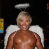 Le Ken Humain Rodrigo Alves arrive à une soirée déguisée pour Halloween au théâtre Avalon à Los Angeles. L'homme aux nombreuses opérations chirurgicales ressemble à une poupée, il est déguisé en ange, le 26 octobre 2017. .26/10/2017 - Los Angeles