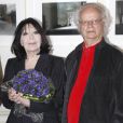  Juliette Gréco et son mari Gérard Jouannest lors de la remise à la chanteuse de la médaille Grand Vermeil de la Ville de Paris le 12 avril 2012 