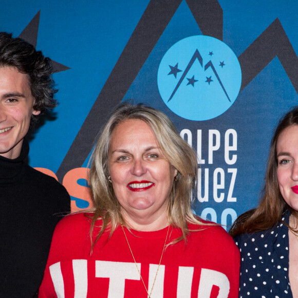 Valérie Damidot avec ses enfants Norman et Roxanne Damidot en photocall lors du 23e festival international du film de comédie de l'Alpe d'Huez, le 18 janvier 2020. © Cyril Moreau/Bestimage