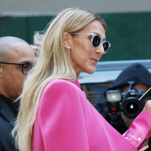 Celine Dion a choisi de s'habiller en rose pour la Journée Internationale pour les Droits des Femmes à New York le 7 mars 2020.