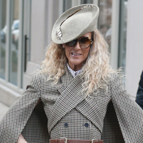 Céline Dion prend la pose pour les photographes à New York, le 5 mars 2020.