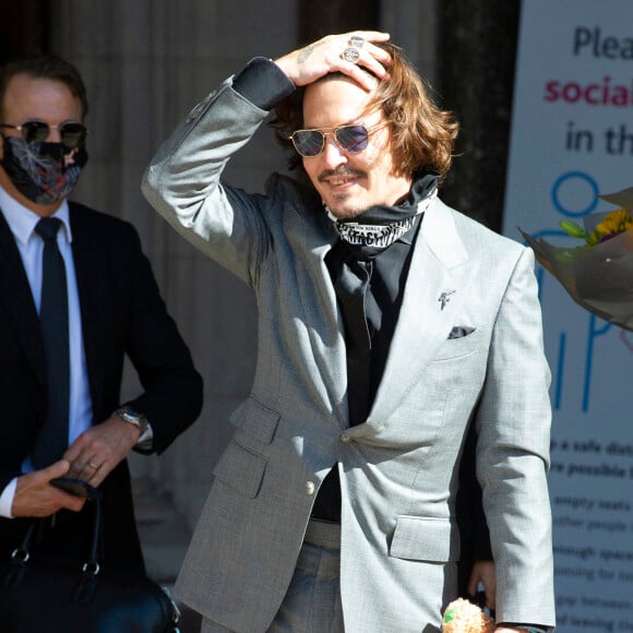 Johnny Depp à la sortie de la cour royal de justice à Londres, pour le procès en diffamation contre le magazine The Sun Newspaper, le 28 juillet 2020.