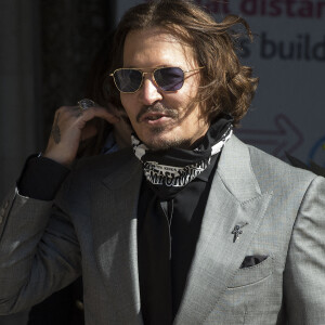 Johnny Depp à la sortie de la cour royal de justice à Londres, pour le procès en diffamation contre le magazine The Sun Newspaper, le 28 juillet 2020.