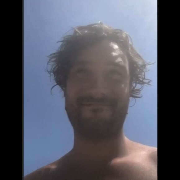 Jérémy Fréro partage sa journée à la plage avec Laure Manaudou, Lou et des amis, le 30 juillet 2020, en story Instagram