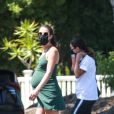 Exclusif - Lea Michele, enceinte, se balade avec sa mère Edith Sarfati. Santa Monica, Los Angeles, le 14 juillet 2020.