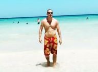 Frank Delay (2Be3) : Torse nu et musclé, il réalise sa figure culte à la plage