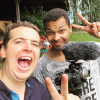 Le youtubeur e-dison, de son vrai nom Maxence Cappelle, et son ami cadreur Maxime. Juillet 2020.