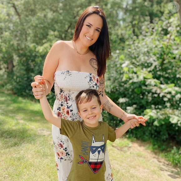 Kelly Helard avec son fils Lyam, le 9 juillet 2020, sur Instagram